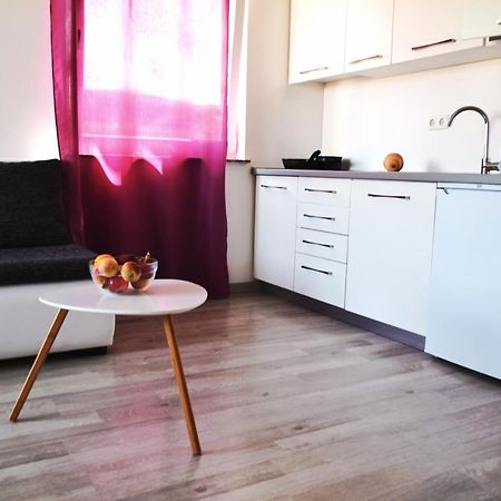 Rab Apartments Aurora Rab Town Esterno foto