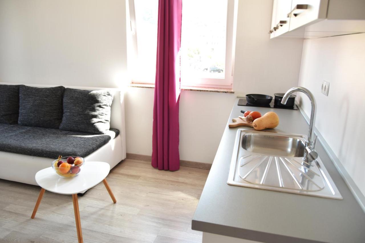 Rab Apartments Aurora Rab Town Esterno foto