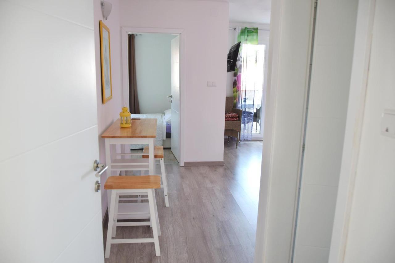 Rab Apartments Aurora Rab Town Esterno foto